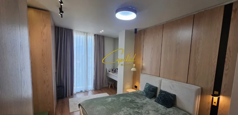 Tirane, jepet me qera apartament 1+1 Kati 10, 75 m² 900 € (REZIDENCA GOLDEN TOWER)