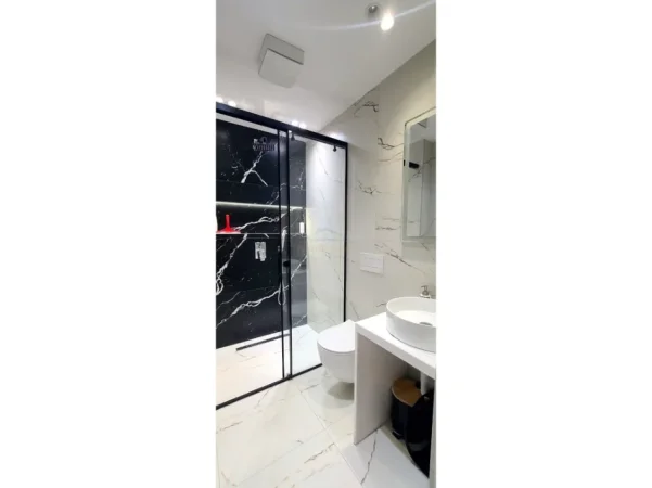 Tirane, jepet me qera apartament 1+1 Kati 2, 62 m² 700 € 
