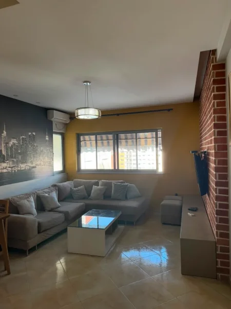 Tirane, jepet me qera apartament 1+1 Kati 7, 72 m² 400 € (Rruga Loni Ligori)