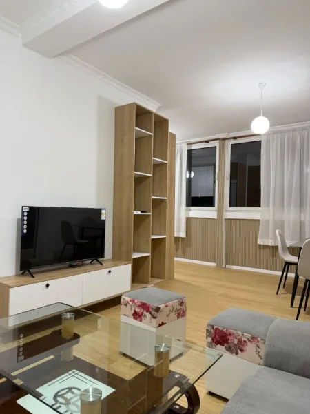 Tirane, jepet me qera apartament 1+1 Kati 5, 75 m² 500 € (Astir)