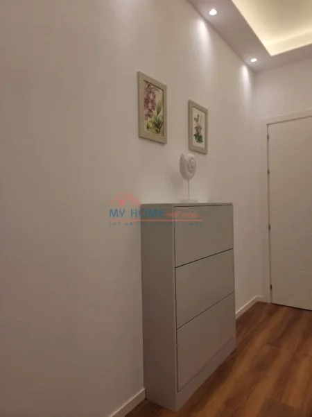 Tirane, jepet me qera apartament 1+1+Ballkon Kati 1, 60 m² 550 € (Mozaiku)
