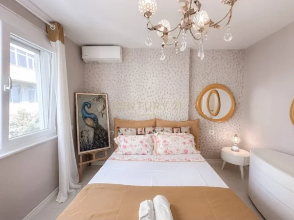 Tirane, jepet me qera apartament 2+1+Ballkon Kati 2, 91 m² 1.100 € 