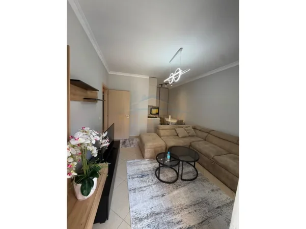 Tirane, jepet me qera apartament 1+1 Kati 2, 54 m² 450 € (Kompleksi Molla, Unaza e Re)