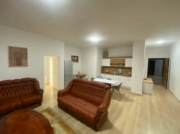Tirane, jepet me qera apartament 2+1 Kati 2, 95 m² 800 € (Kinostudio)