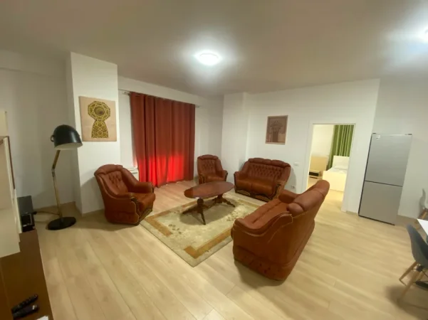Tirane, jepet me qera apartament 2+1 Kati 2, 95 m² 800 € (Kinostudio)