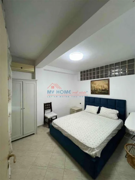 Tirane, jepet me qera apartament 2+1+Ballkon Kati 3, 70 m² 700 € (Sheshi Willson)