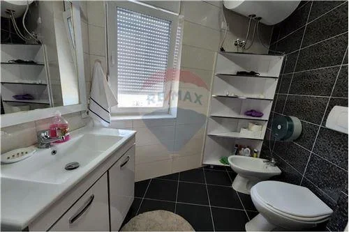 Tirane, jepet me qera apartament 2+1 Kati 2, 79 m² 650 € (Frosina Plaku)