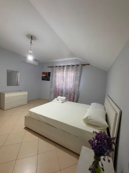 Tirane, jepet me qera apartament Vile 3 Katshe Kati 3, 272 m² 1.700 € (Don Bosko)
