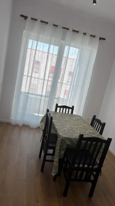 Tirane, jepet me qera apartament 2+1+Ballkon Kati 7, 95 m² 520 € (Pasho Hysa)