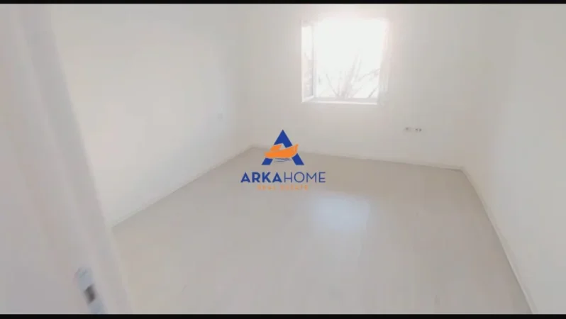 Tirane, jepet me qera ambjent biznesi Kati 2, 50 m² 650 € 