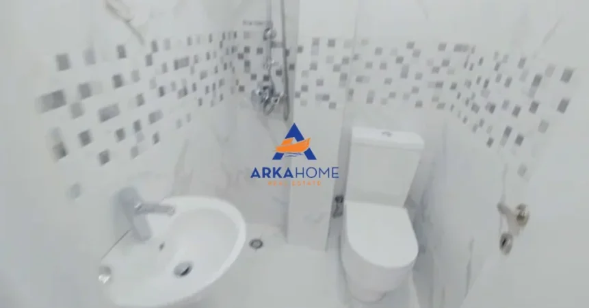 Tirane, jepet me qera ambjent biznesi Kati 2, 50 m² 650 € 