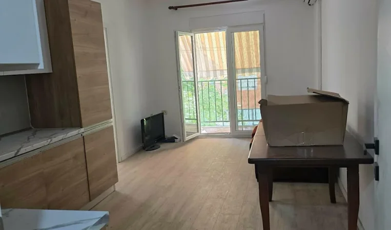 Tirane, jepet me qera apartament 2+1 Kati 2, 75 m² 500 € 