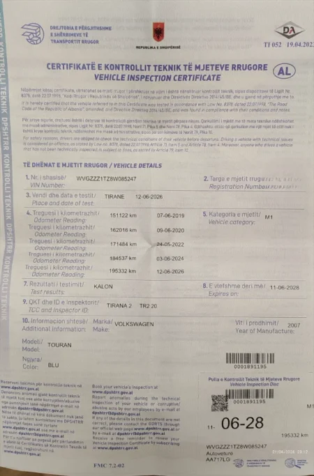 Tirane, shitet makine VW TOURAN Nafte, blu automatik Klima 194.000 km 4.000 €
