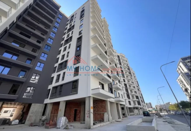 Tirane, shitet apartament 2+1+Ballkon Kati 9, 92 m² 155.700 € (Fusha e Aviacionit)