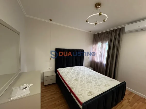 Tirane, jepet me qera apartament 2+1 , 950 € 