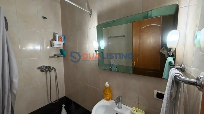 Tirane, jepet me qera apartament 2+1 , 850 € (21 Dhjetori)