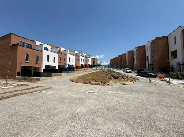 Tirane, shitet 3+1 , 224 m² 500.000 € 