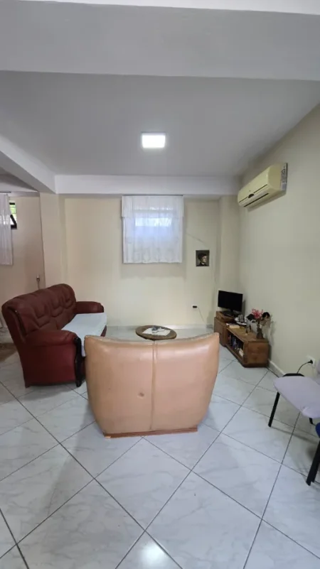 Tirane, jepet me qera garsonier  Kati 0, 50 m² 320 € (Rruga Lidhja e Prizrenit, Tiranë, Albania)