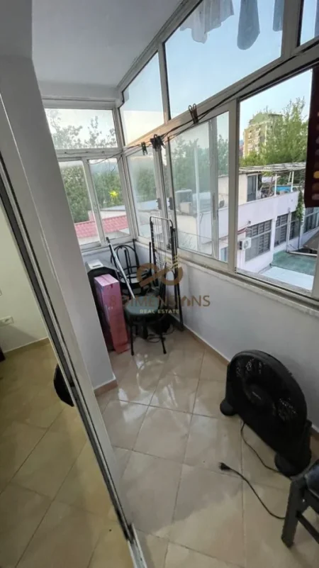 Tirane, jepet me qera apartament 2+1 Kati 3, 71 m² 500 € (brryli)