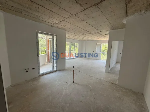 Tirane, shitet apartament duplex Dublex , 223 m² 402.000 € (Liqeni i Thate)