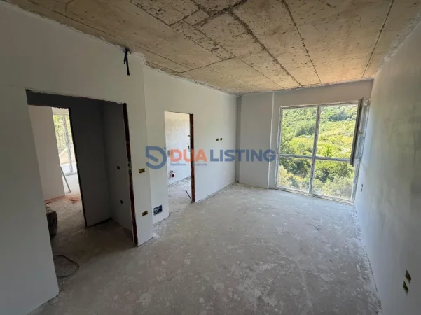 Tirane, shitet apartament duplex Dublex , 223 m² 402.000 € (Liqeni i Thate)