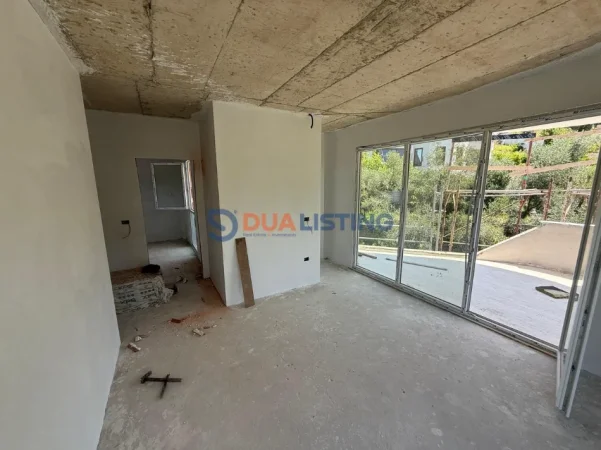 Tirane, shitet apartament duplex Dublex , 223 m² 402.000 € (Liqeni i Thate)