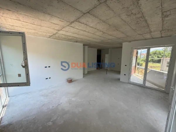 Tirane, shitet apartament duplex Dublex , 223 m² 402.000 € (Liqeni i Thate)