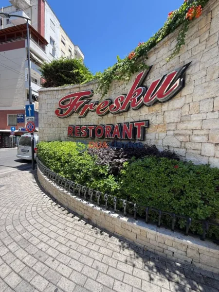 Tirane, shitet apartament 3+1 , 130 m² 175.000 € (Fresku)
