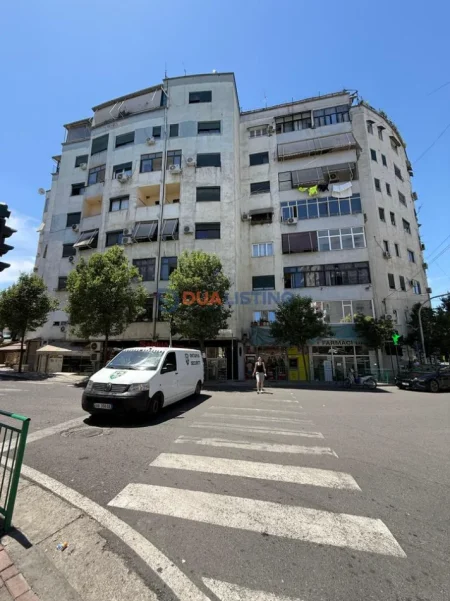 Tirane, shitet apartament 3+1 , 130 m² 175.000 € (Fresku)