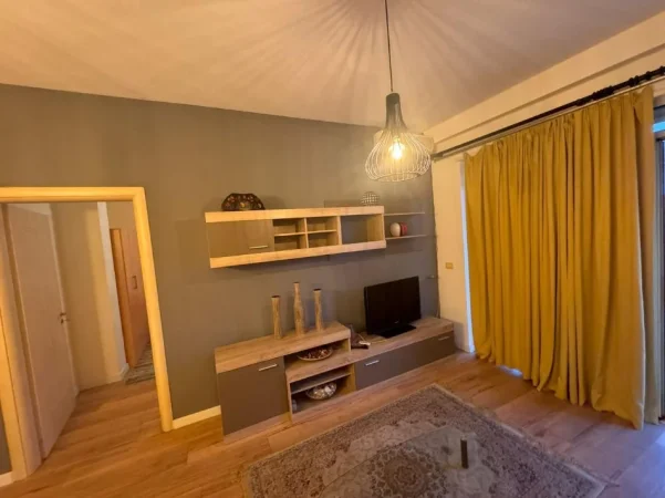 Tirane, jepet me qera apartament 1+1 Kati 3, 65 m² 550 € (Kapiten Mirzoti ,Liqeni i Thate)