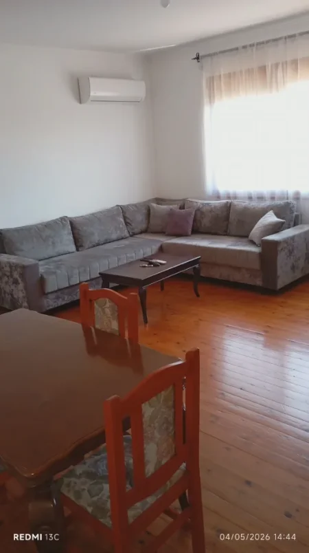 Tirane, jepet me qera apartament 2+1+Ballkon Kati 4, 100 m² 450 € (Kodra e Priftit)
