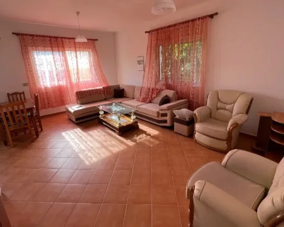 Tirane, jepet me qera apartament 2+1 Kati 0, 100 m² 400 € (qyteti studenti)