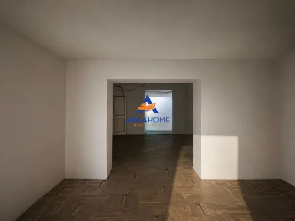 Tirane, jepet me qera ambjent biznesi Kati 0, 30 m² 1.918 € 