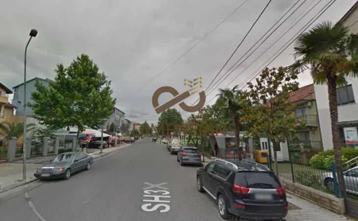 Tirane, jepet me qera magazine Kati 0, 100 m² 300 € (sauk i ri)