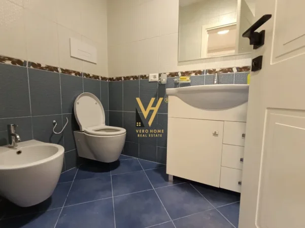 Tirane, shitet apartament 2+1+Ballkon Kati 8, 92 m² 198.000 € (VARRI I BAMIT)