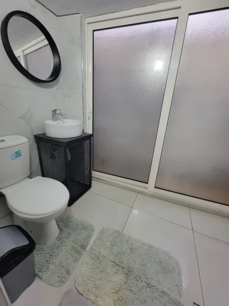 Tirane, jepet me qera apartament 1+1 Kati 3, 20 m² 370 € (Rruga e Kosovareve)