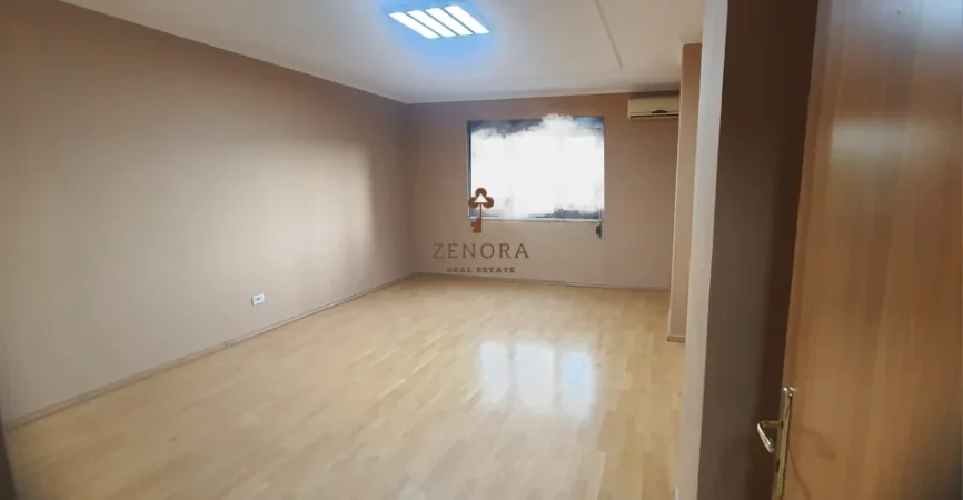 Tirane, jepet me qera zyre Kati 3, 160 m² 1.100 € (Qender)