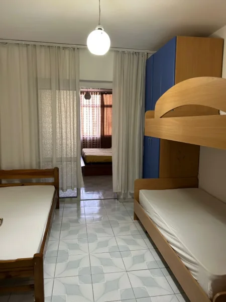 Tirane, jepet me qera apartament 2+1 Kati 5, 80 m² 600 € (Bulevardi Zogu I)