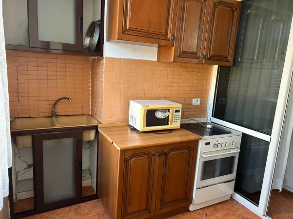 Tirane, jepet me qera apartament 2+1 Kati 5, 80 m² 600 € (Bulevardi Zogu I)