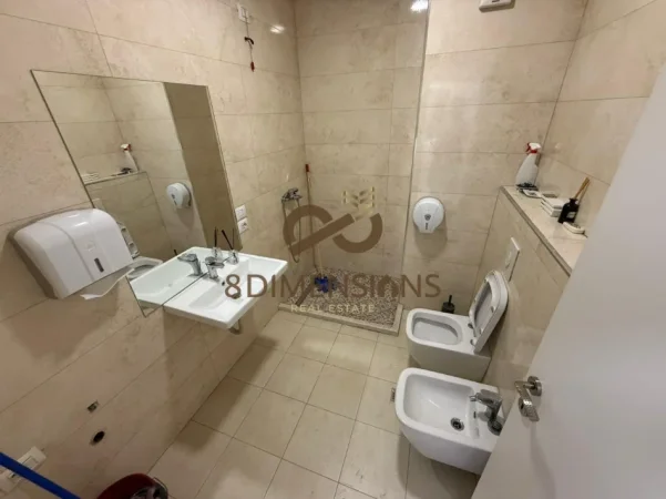Tirane, jepet me qera ambjent biznesi Kati 6, 140 m² 1.300 € (zogu i zi)