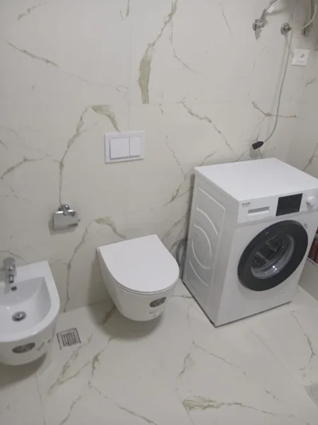 Tirane, jepet me qera apartament 2+1 Kati 1, 90 m² 500 € (SAUK)