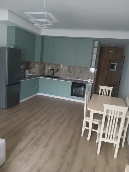 Tirane, jepet me qera apartament 2+1 Kati 1, 90 m² 500 € (SAUK)