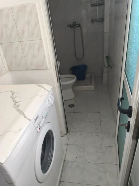 Tirane, jepet me qera apartament 1+1 Kati 1, 45 m² 350 € (AFER GLOBE)