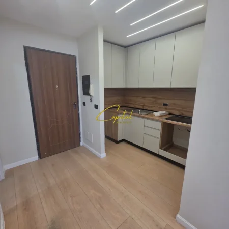 Tirane, jepet me qera apartament 1+1 Kati 11, 80 m² 800 € (RRUGA E KAVAJES)