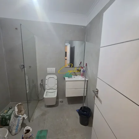 Tirane, jepet me qera apartament 1+1 Kati 11, 80 m² 800 € (RRUGA E KAVAJES)