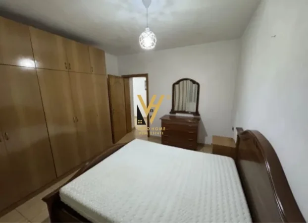 Tirane, jepet me qera apartament 2+1+Ballkon Kati 2, 125 m² 420 € (VENUE CLUB)