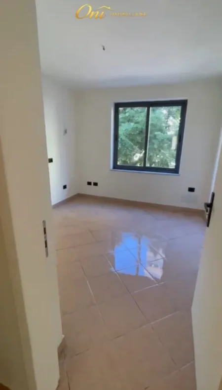 Tirane, jepet me qera zyre Kati 3, 70 m² 650 € (BLLOK)