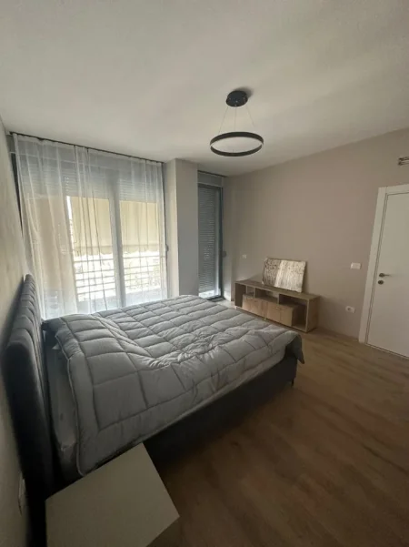 Tirane, jepet me qera apartament 1+1+Ballkon Kati 4, 86 m² 600 € (Rruga ”Haxhi Hafiz Sabri Koci”)