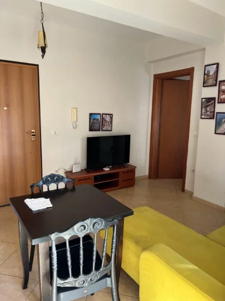 Tirane, jepet me qera apartament 1+1 Kati 5, 75 m² 500 € (DON BOSKO)