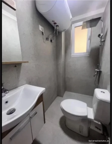 Tirane, jepet me qera Vile 1+1 Kati 1, 65 m² 365 € (sauk)